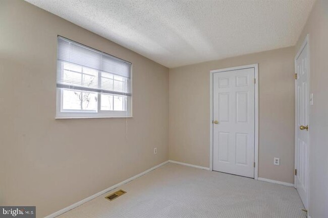 Building Photo - 10718 Freds Oak Ct