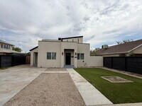 Building Photo - 2029 W Adams St