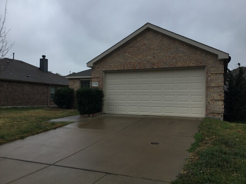 Primary Photo - 1116 Lake Hollow Dr