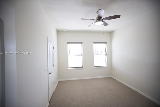 Building Photo - 8293 Cadre Noir Rd