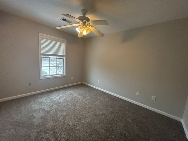 Building Photo - 568 Wellington Gardens Dr