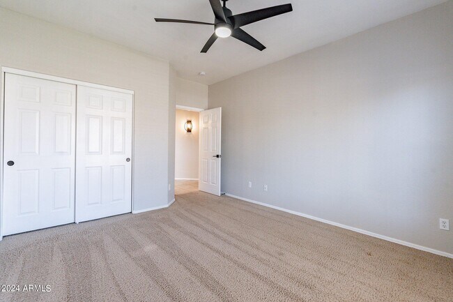 Building Photo - 1245 E San Carlos Way
