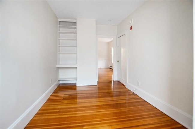 Building Photo - 292 Pleasant St