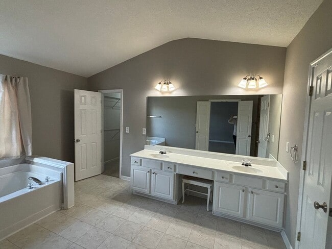 Building Photo - 1718 Bentridge Dr NW