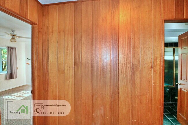 Building Photo - 3180 Wilshire Dr