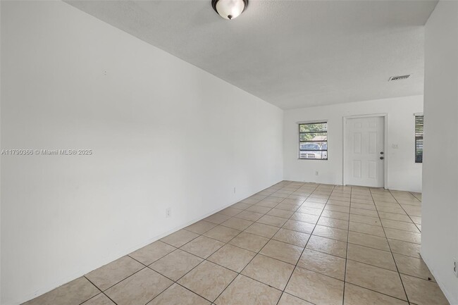 Building Photo - 1619-1621 NW 8th Ave