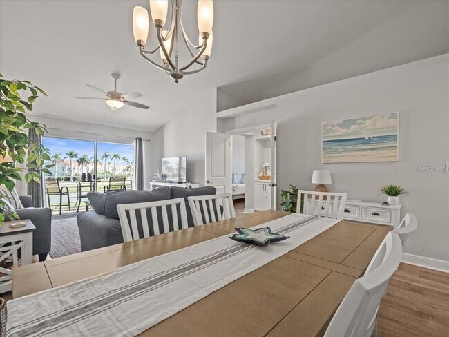 Building Photo - 5900 Bahia Del Mar Cir N