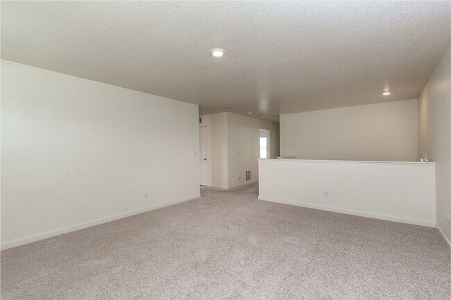 Building Photo - 15898 Little Bluestem Rd