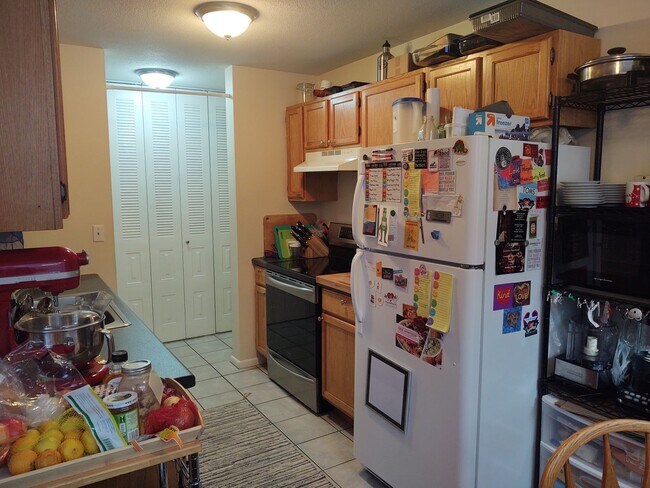 Building Photo - 2440