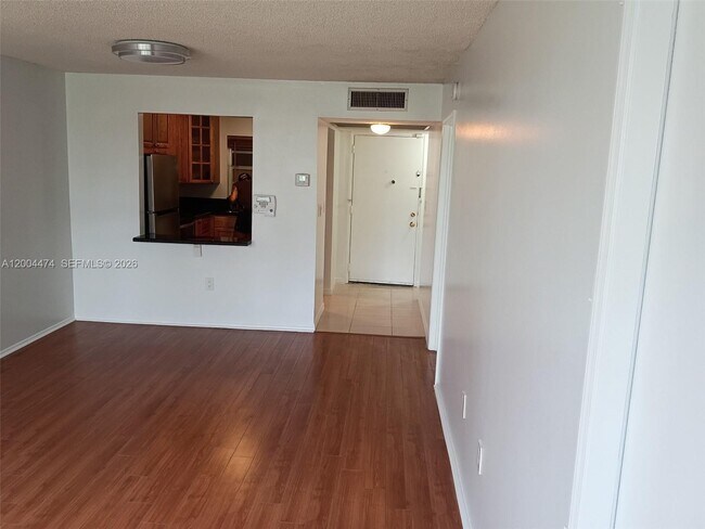 Building Photo - 9440 Tangerine Pl