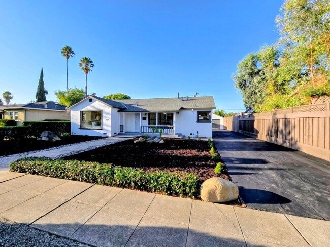 Building Photo - 3523 Kirkwood Dr