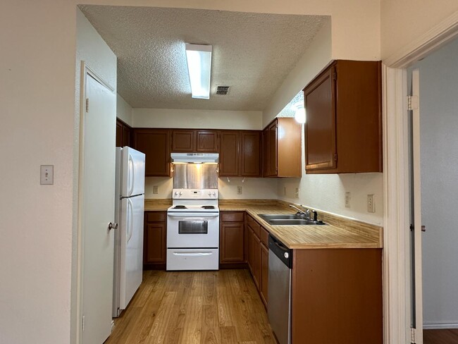 Building Photo - 9933 Ardash Ln