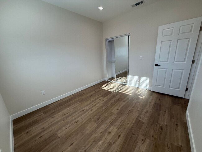 Building Photo - All solar new construction 3/3 house