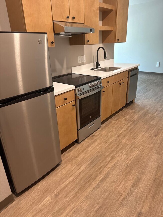 Building Photo - Beautiful, Brand New Studio Near CSU!