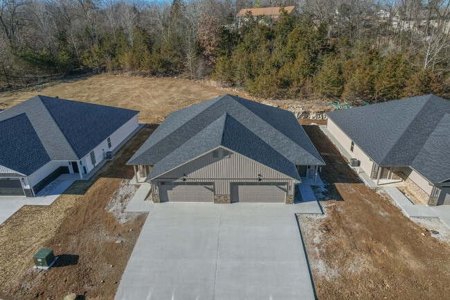 Building Photo - 834 El Dorado Dr