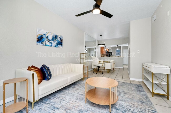 Building Photo - 2954 Sadina St