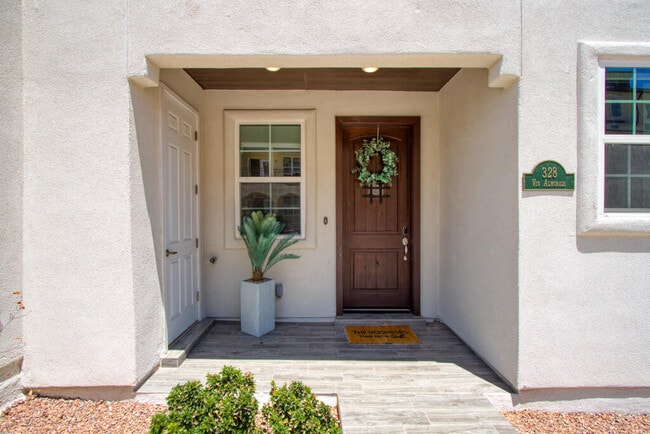 Building Photo - 328 Vin Almoradi Ct