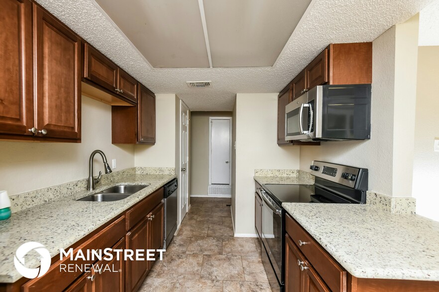 Building Photo - 6407 Woods Edge Dr