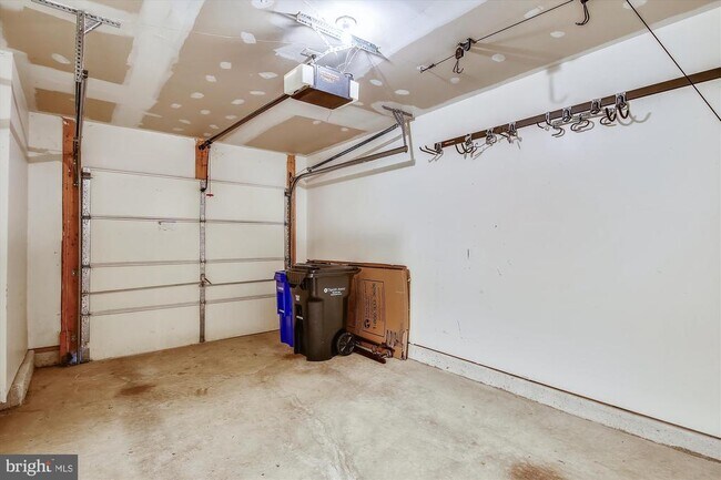 Building Photo - 5413 Summer Leaf Ln