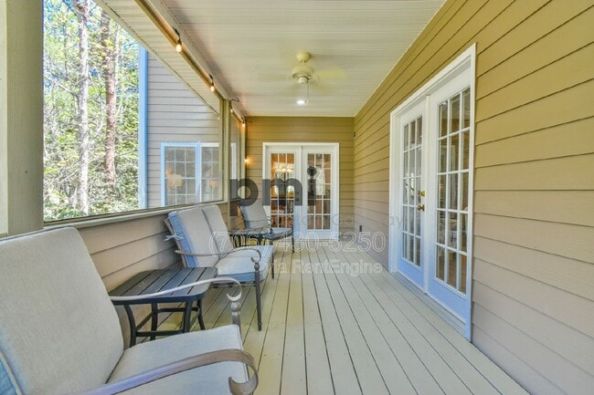 Building Photo - 373 Dach Bruche Gasse