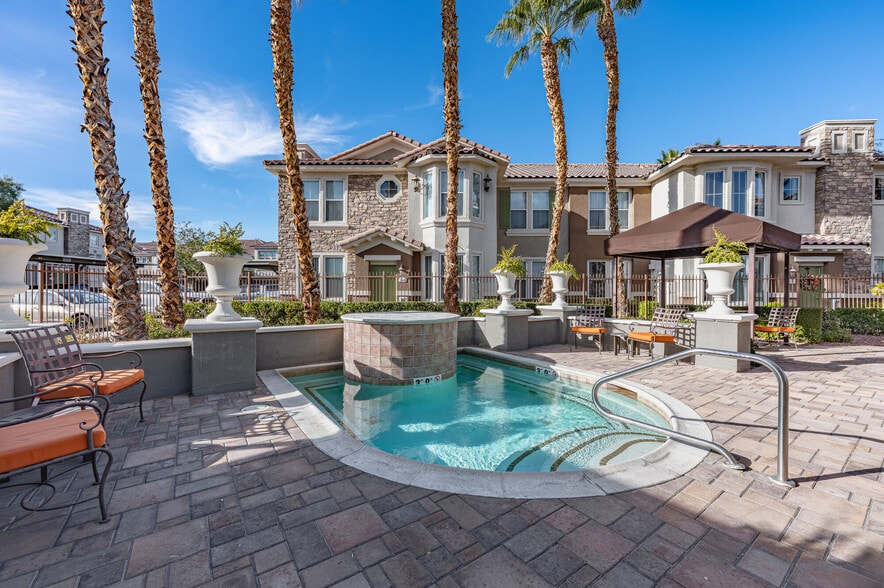 Building Photo - Aspire at Tesora