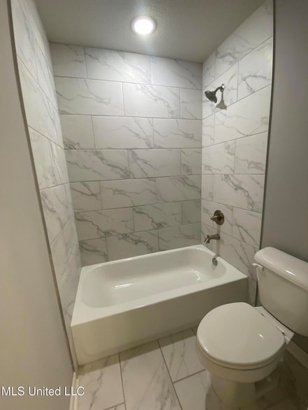 Building Photo - 3160 Magnolia Bloom Dr