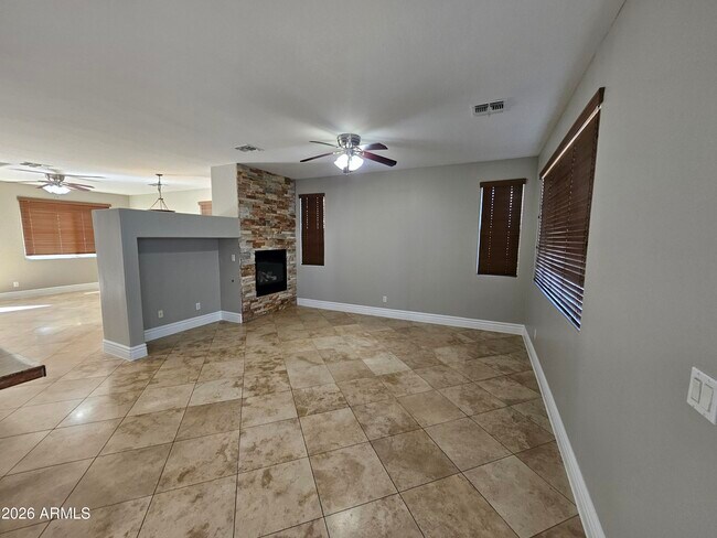 Building Photo - 3936 E Minton St