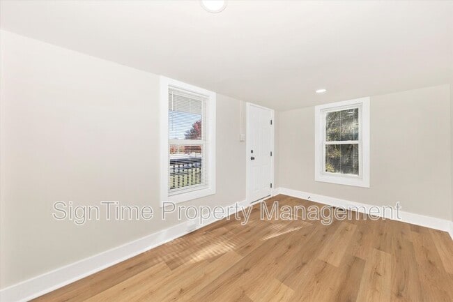 Building Photo - 152 E South St