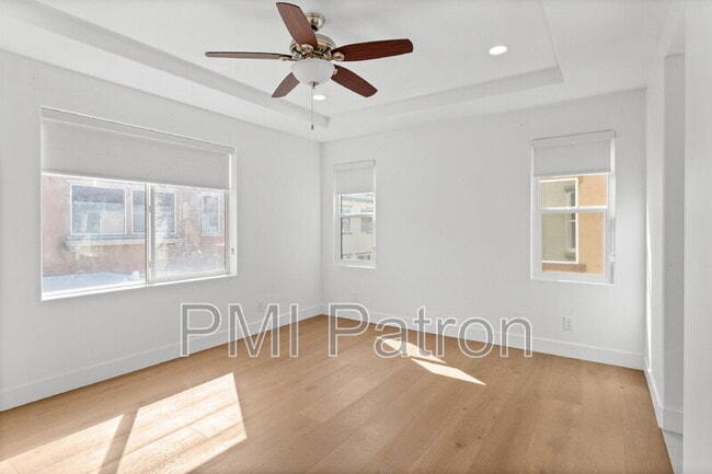 Building Photo - 356 W Weeping Willow Ave