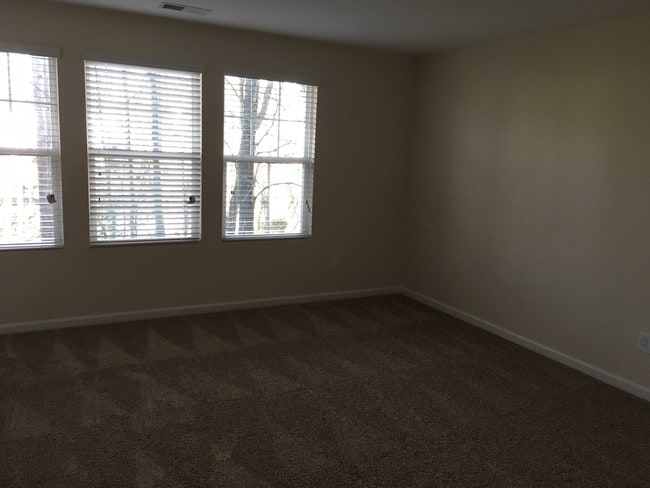 Building Photo - 1444 Salem Creek Dr