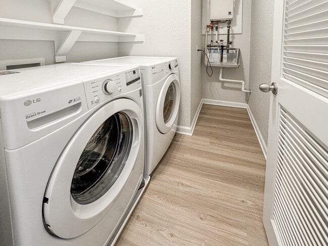 Building Photo - RENOVATED 4 BEDROOM/3 BATH IN VIRGINIA BEACH! READY FOR RENT!!