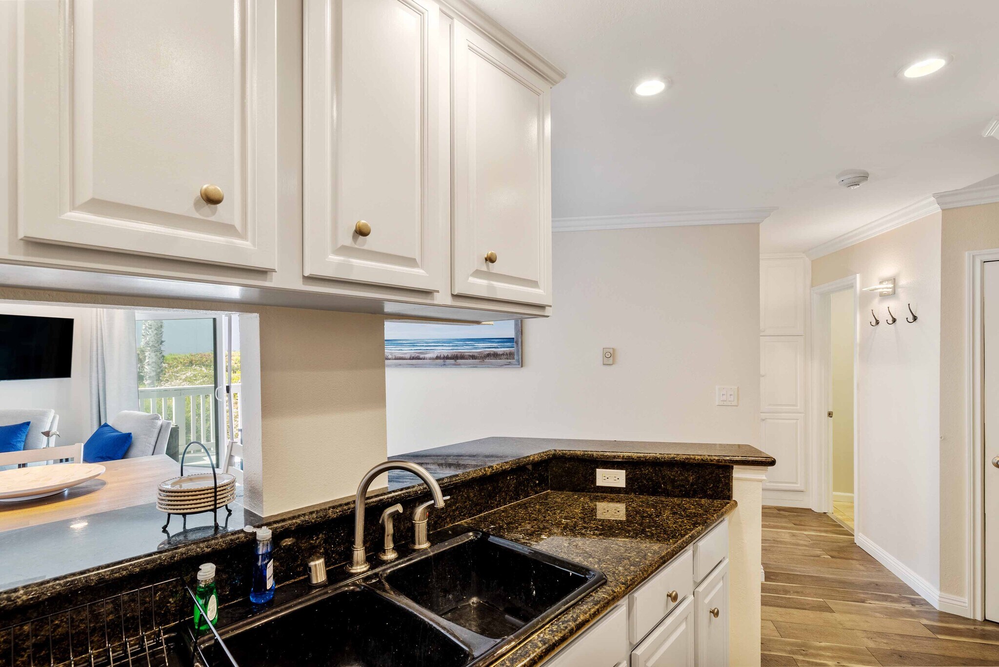 Building Photo - 640 The Village