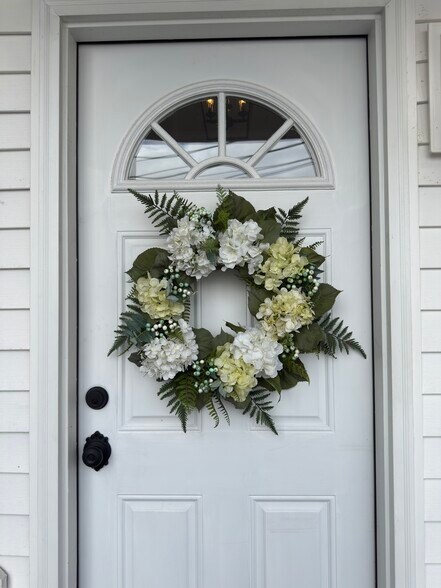 Building Photo - 1060 Forest Ave