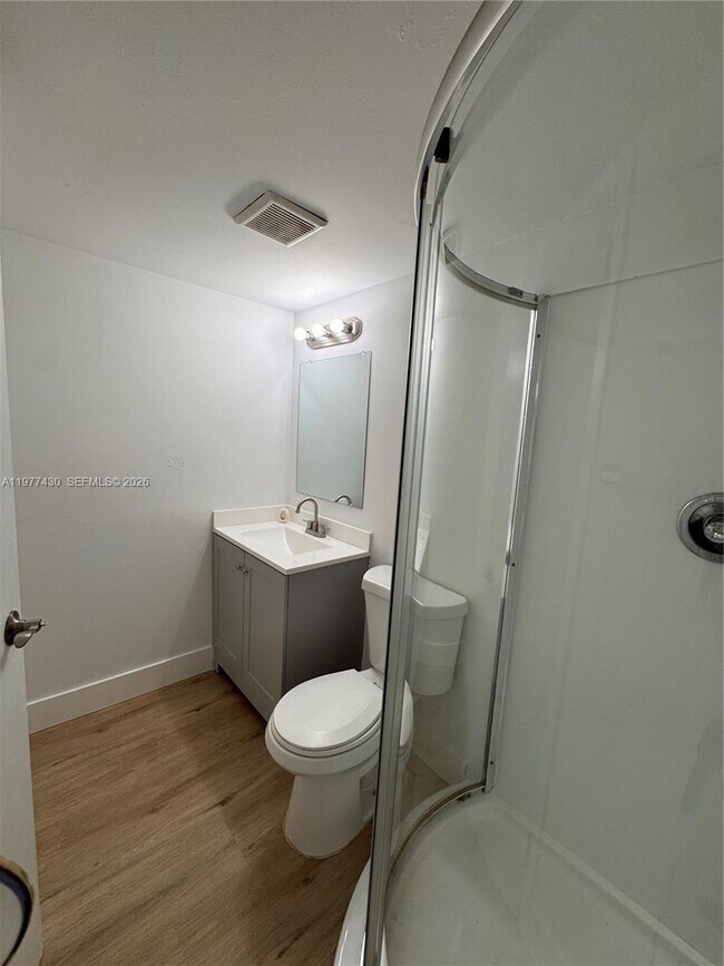 Building Photo - 5911 Washington St