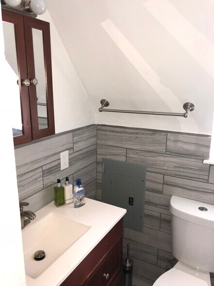 Bathroom - 1127 S 48th St