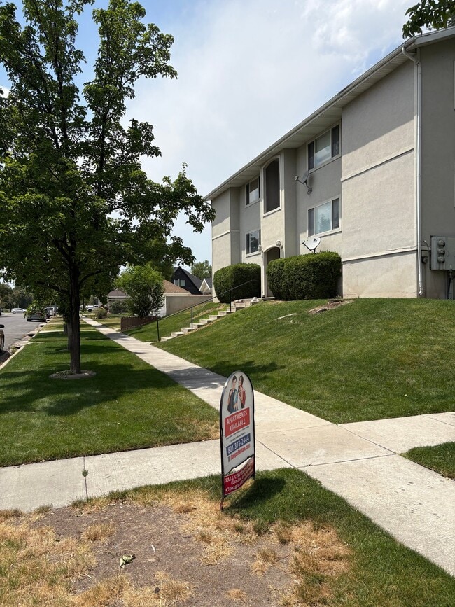 Building Photo - 414 400 N