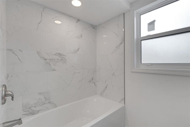 Building Photo - 2826 W Rainbow Cir