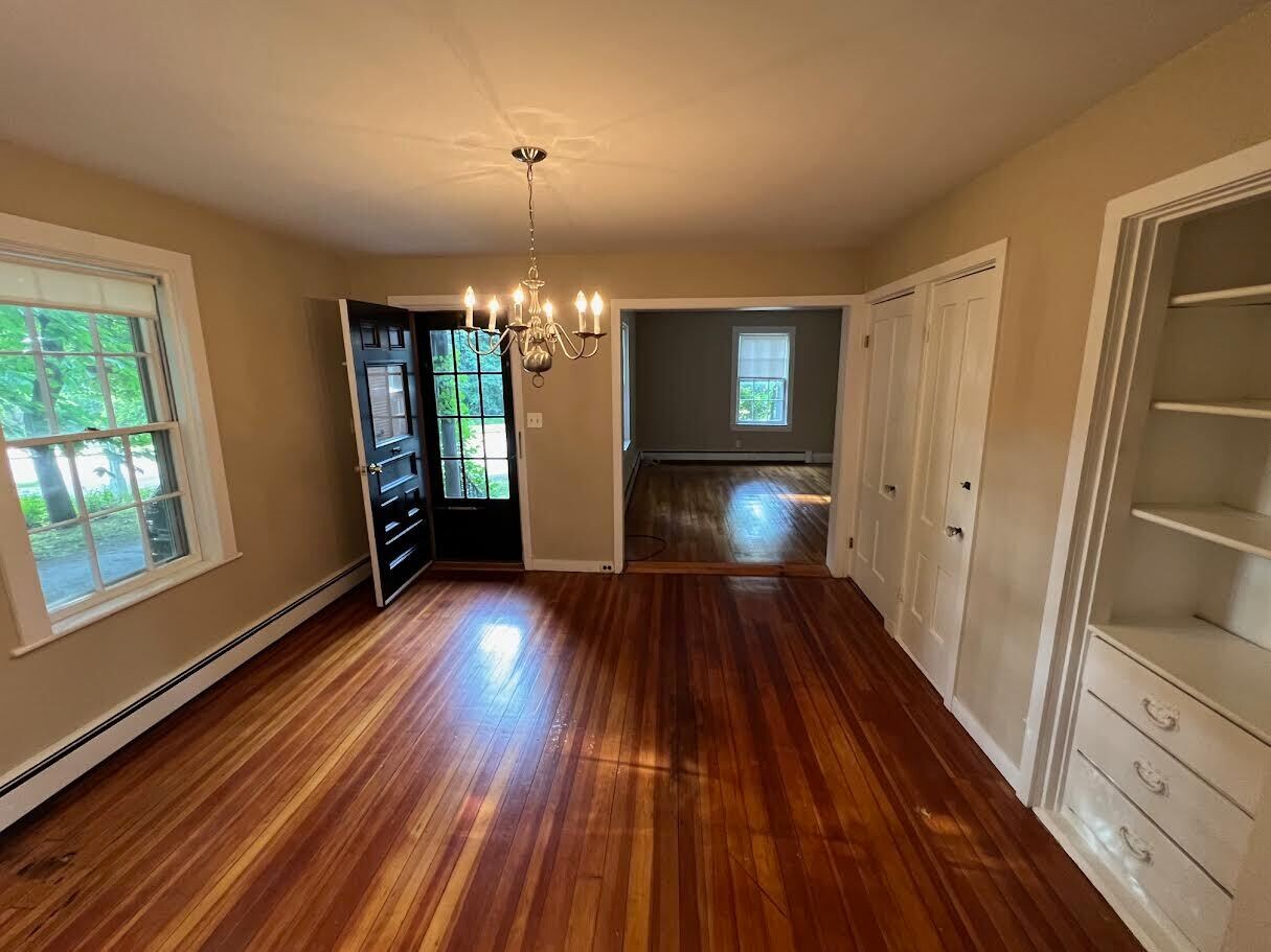 Building Photo - 1056 Beacon St