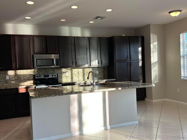 Building Photo - 3102 Payson Way