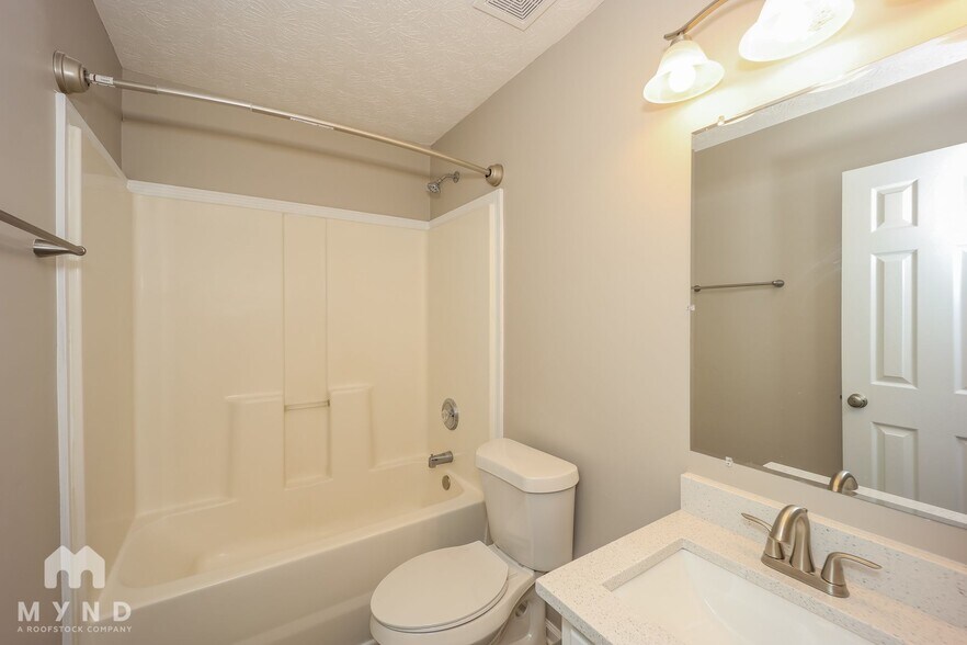 Building Photo - 7303 Williamsburg Dr