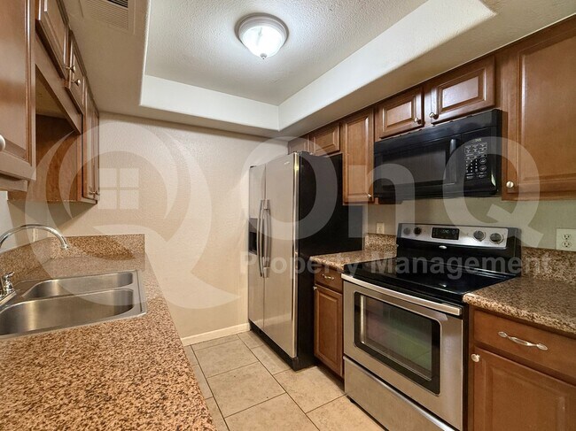Building Photo - 3119 W Cochise Dr