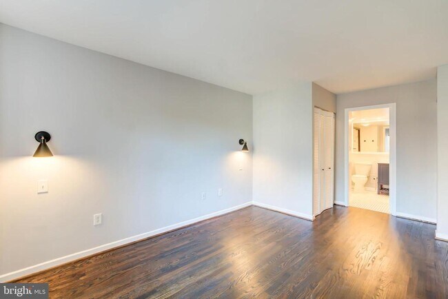 Building Photo - 2111 Wisconsin Ave NW