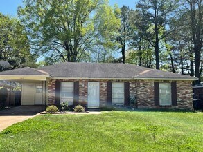 Building Photo - 1757 Custer Dr