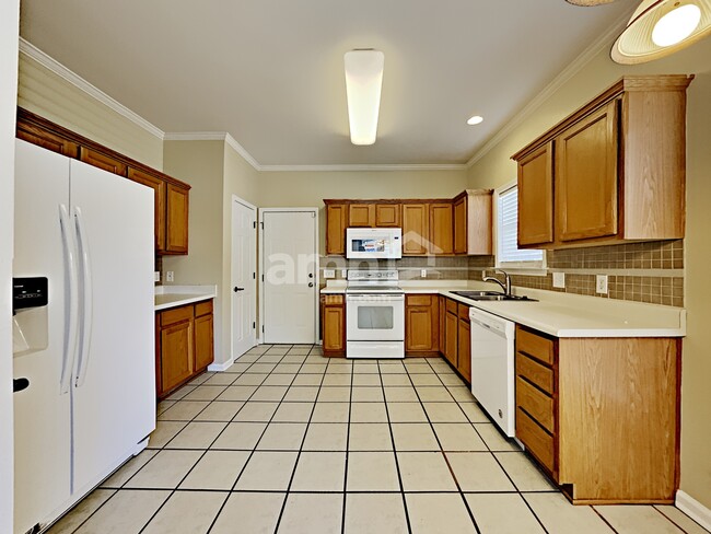 Building Photo - 2209 Ipswitch Dr