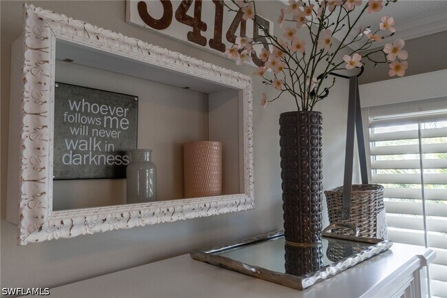 Building Photo - 1215 Edington Pl