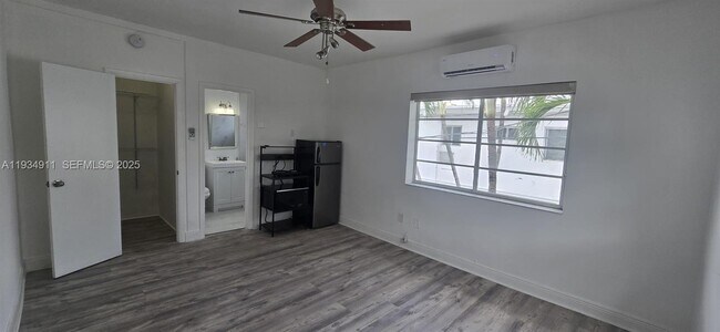 Building Photo - 8430 Harding Ave