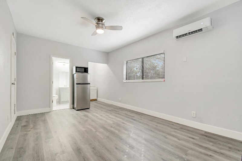 Building Photo - 259 NW 29th Terrace