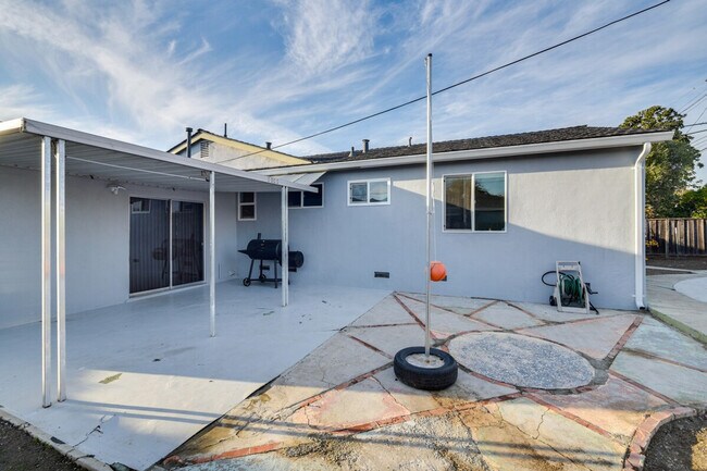 Building Photo - 4615 Armour Dr