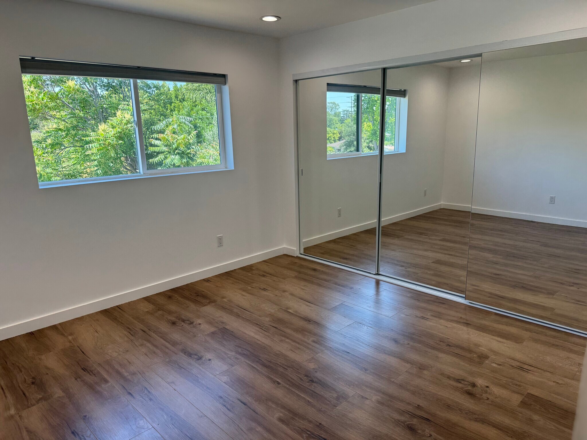 Building Photo - 5638 Woodman Ave