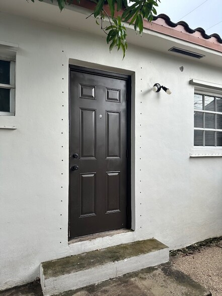 Building Photo - 230 SW 51st Ave